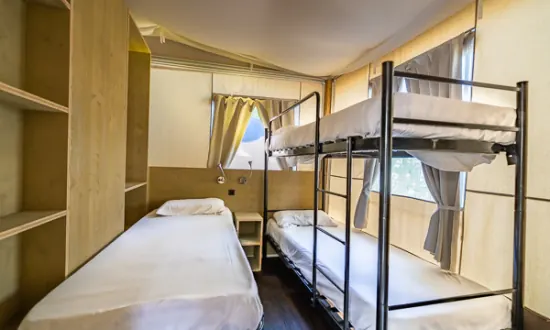 Camera tripla con letto singolo e letto a castello